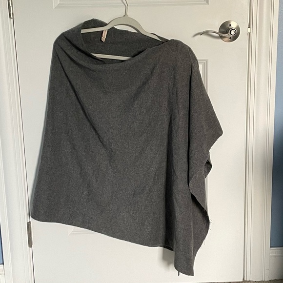 Red Envelope Dark Gray Cashmere Poncho Sweater - 47129 - Picture 5 of 16